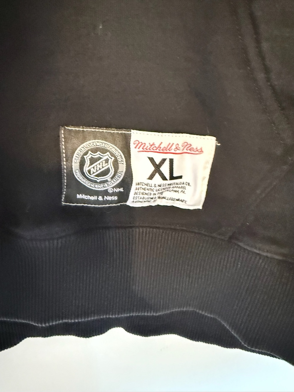 Mitchell & Ness Men's Black Hawks Hoodie - XL - Picture 3 of 12